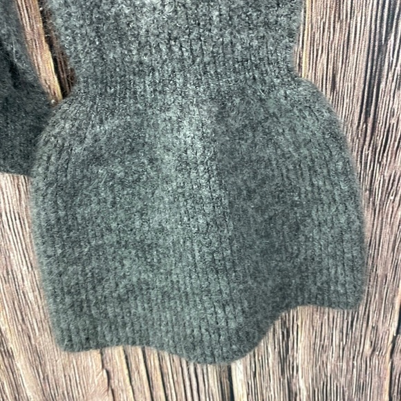 Woman’s Free Generation Los Angeles Gray Sweater With Bell Cuffs-Size M - Picture 3 of 11